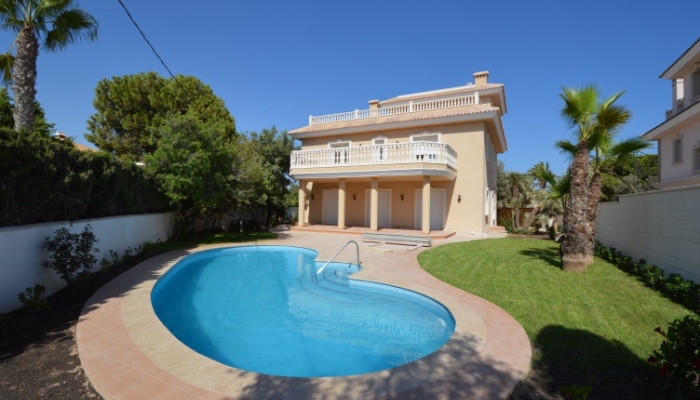 NEW BUILT LUXURY VILLA IN CABO ROIG FOR SALE